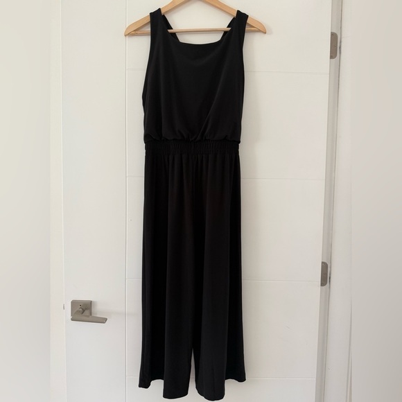 Emma & Michele Jumpsuit, size small. - Picture 5 of 7